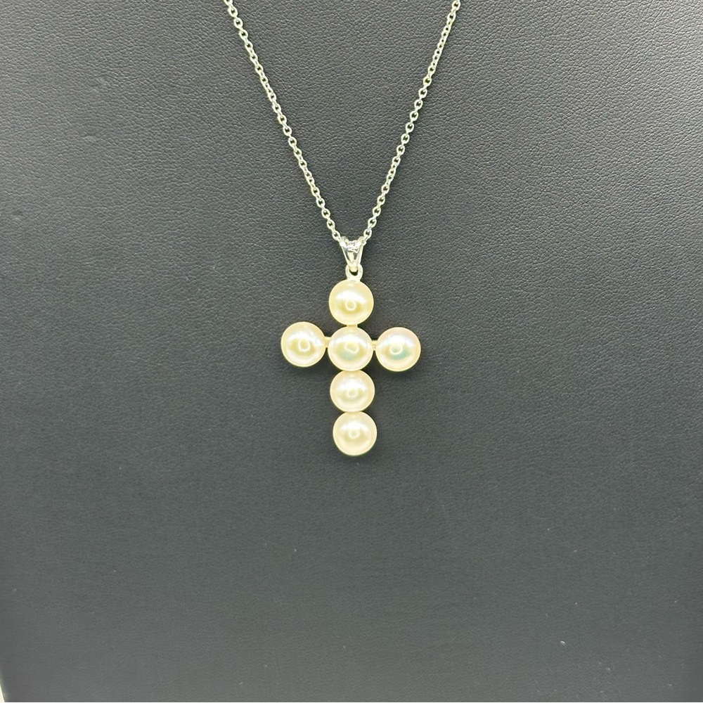 Natural Freshwater 8mm Pearl Pendant on Sterling Silver with 20" Chain - Picture 8 of 9